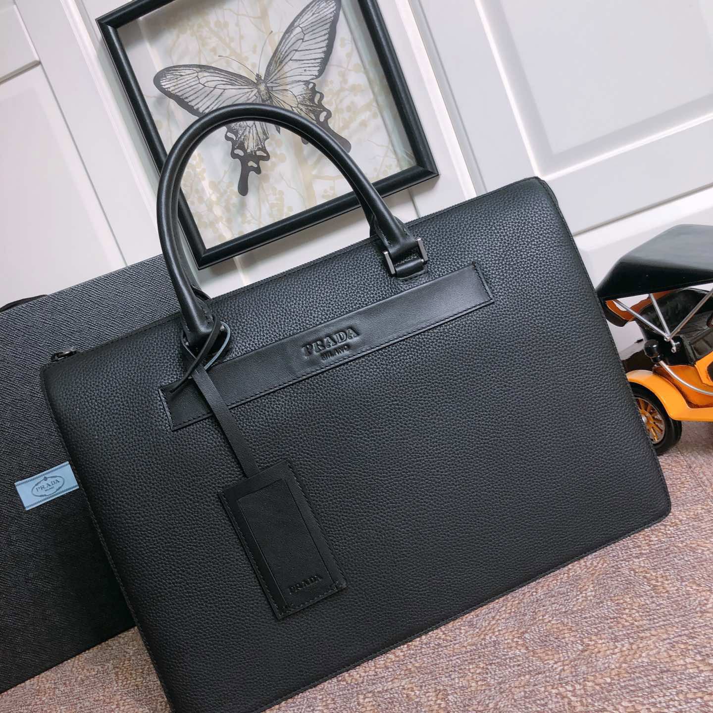 Pra*a briefcase
